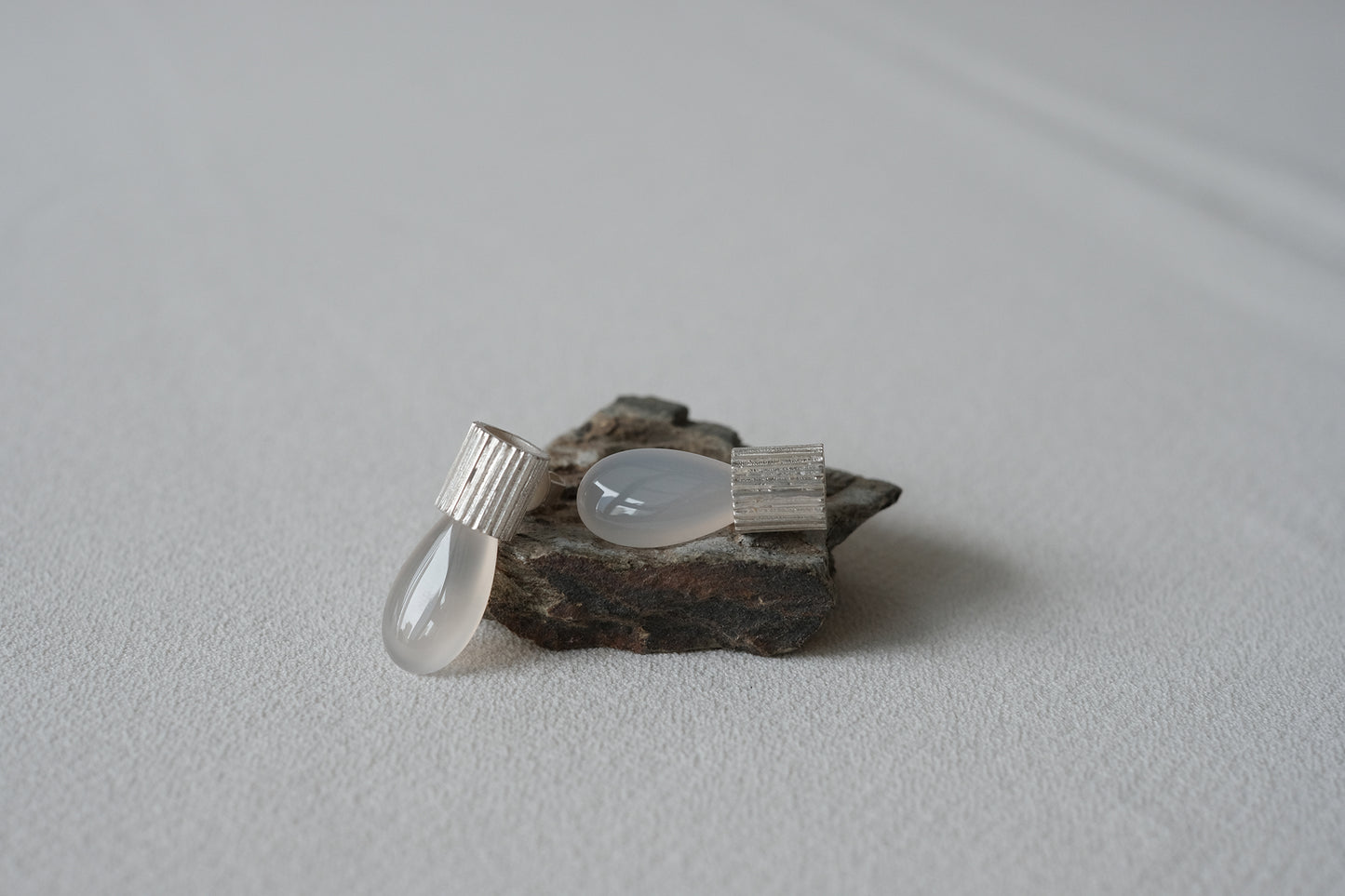 Almond Agate Sap Earrings