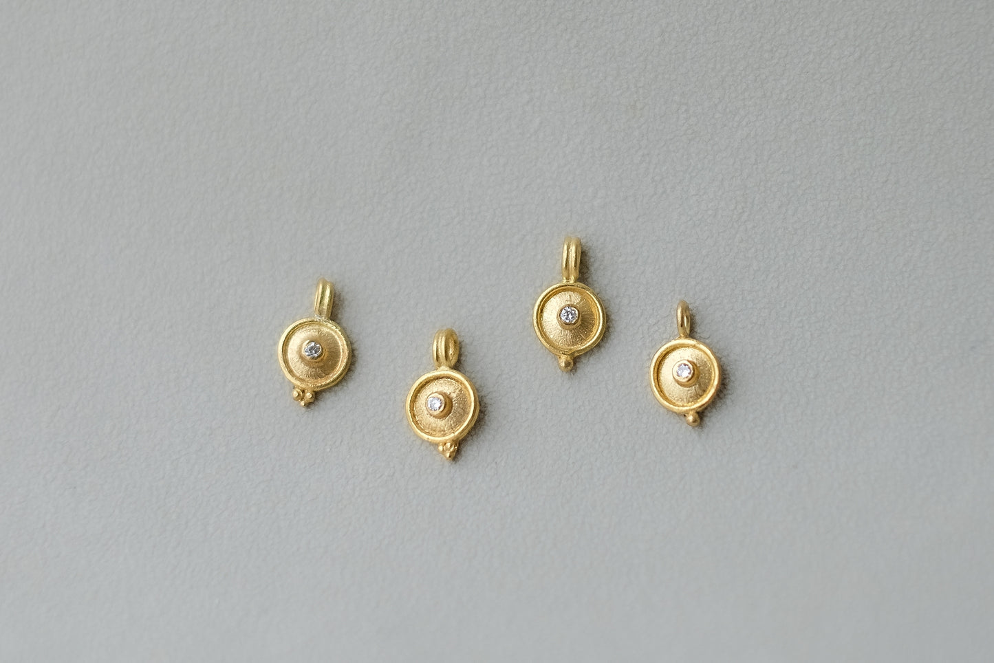 Renaissance Series 22k Gold Amulet Small