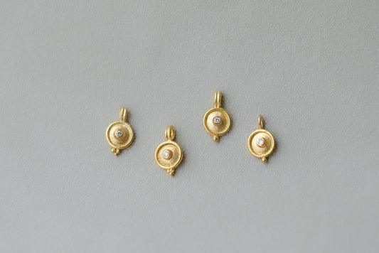 Renaissance Series 22k Gold Amulet Small