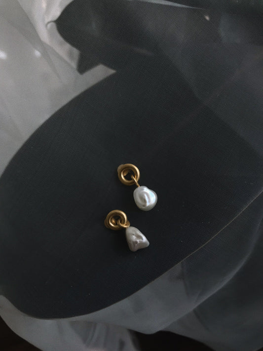 Baroque Pearl Hoop Earrings