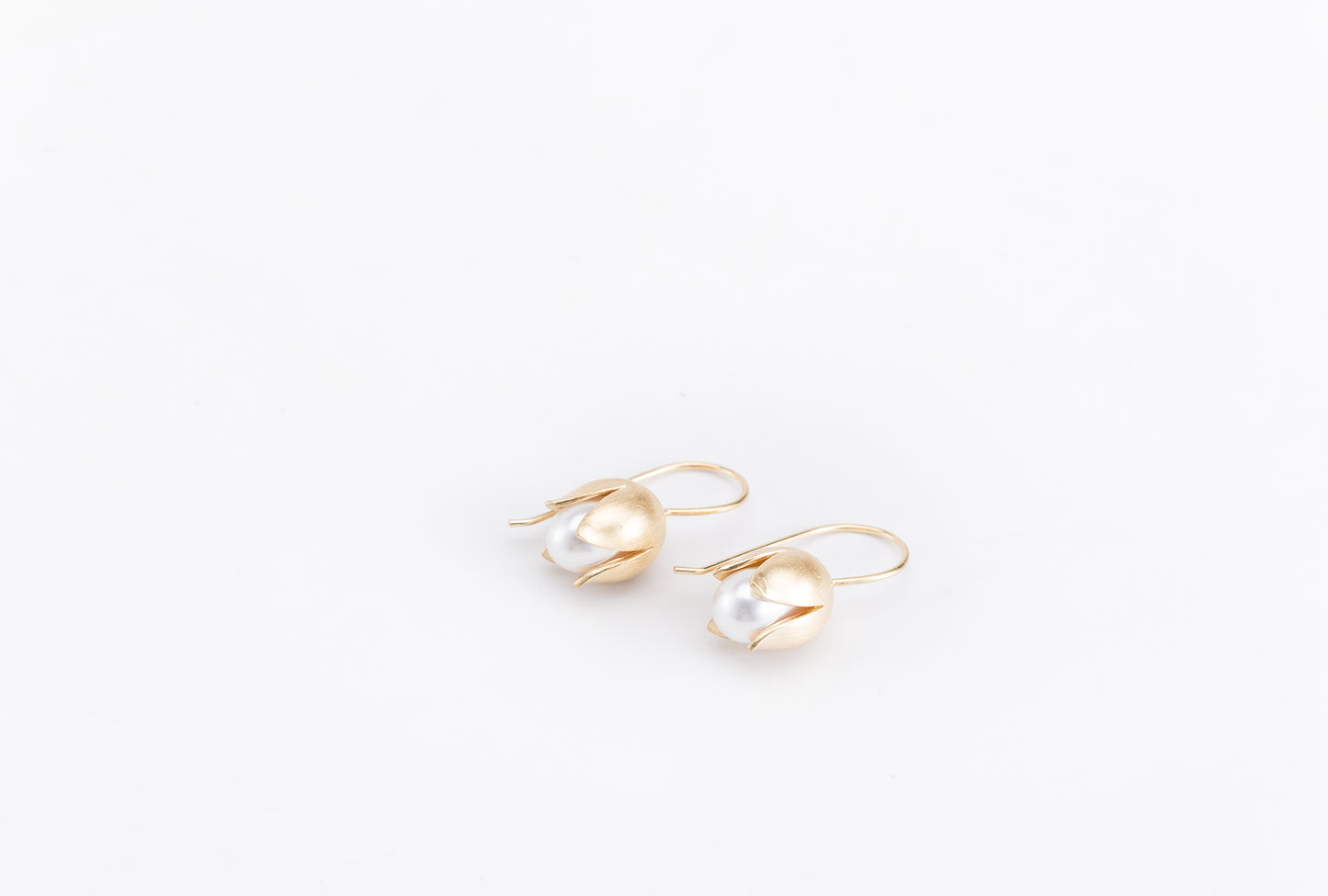Floral Pearl Earrings