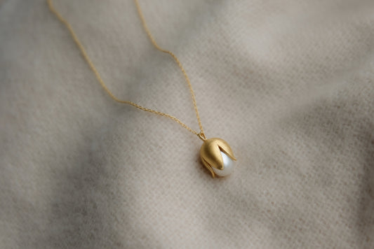 Floral Pearl Necklace