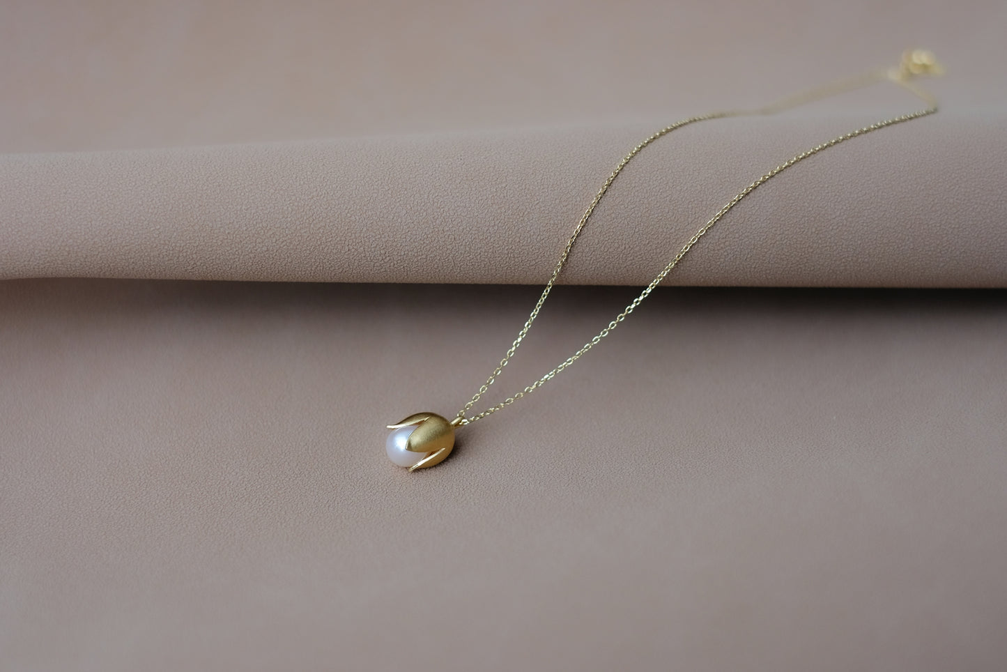 Floral Pearl Necklace