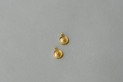 Renaissance Series 22k Gold Amulet Small