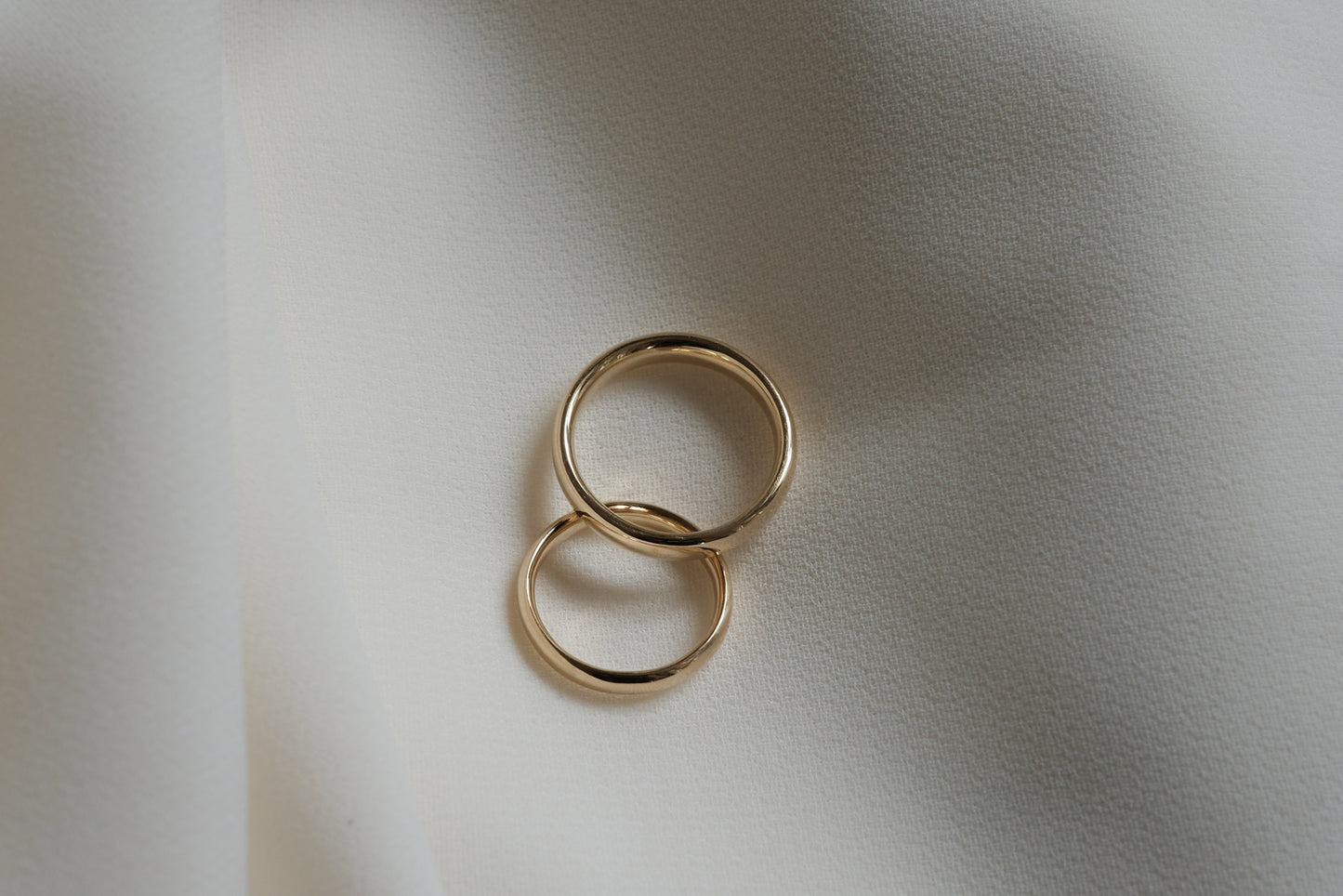 Minimal Oval Band