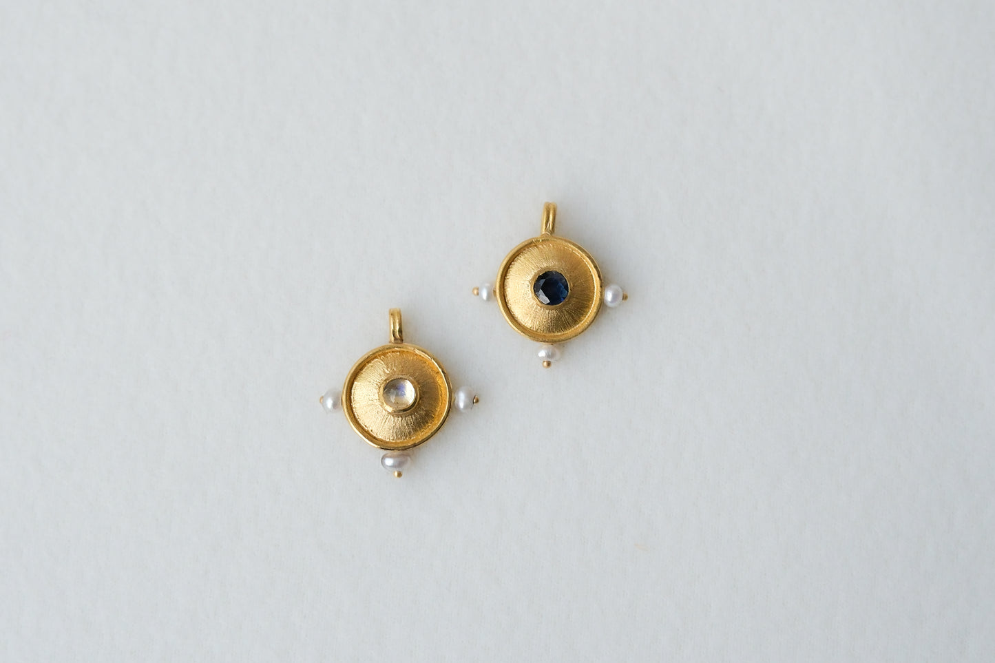 Renaissance Series 22k Gold Pearls Amulet