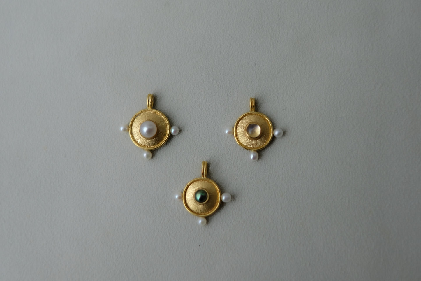 Renaissance Series 22k Gold Pearls Amulet
