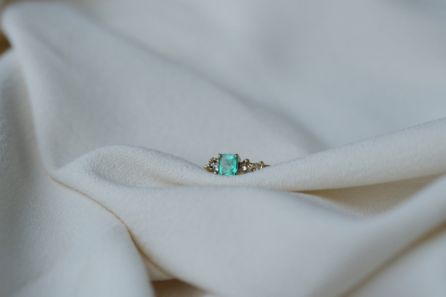 Emerald Stella Ring