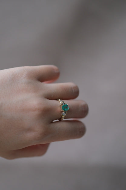 Emerald Stella Ring