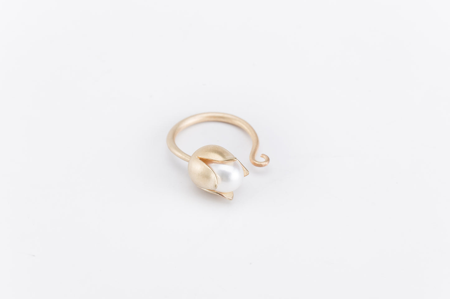 Floral Pearl Ring